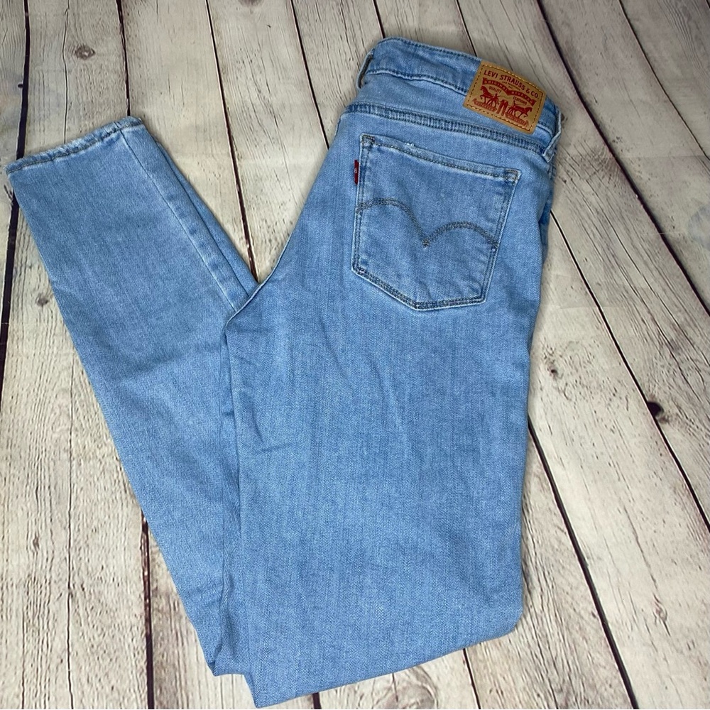 LEVI’S 711 Skinny Jeans